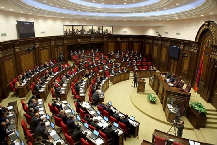 Armenian MPs urge people to protest against rise in prices
